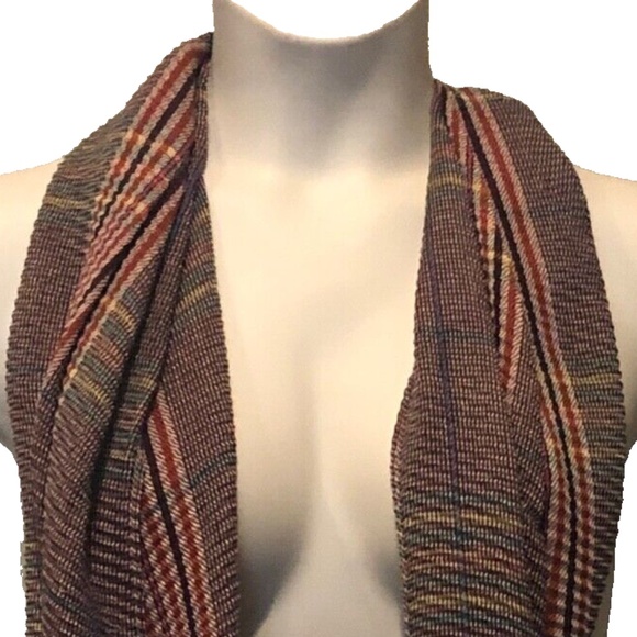 COPY - Vince Camuto Women's Brand New Burgundy Crinkle Plaid Infinity Scarf OS - Picture 4 of 7